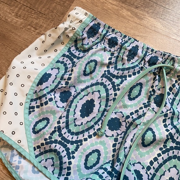 Aerie Short Blue Boho Floral Athletic Size small - Picture 2 of 9